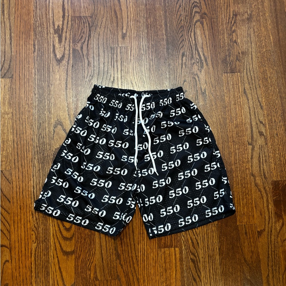 550 WRLD Mesh shorts
